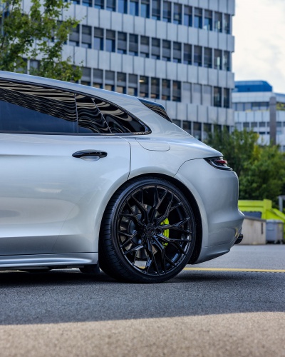 Porsche Panamera Concaver CVR1 Platinum Black