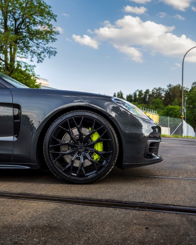 Porsche Panamera Concaver CVR1 Platinum Black