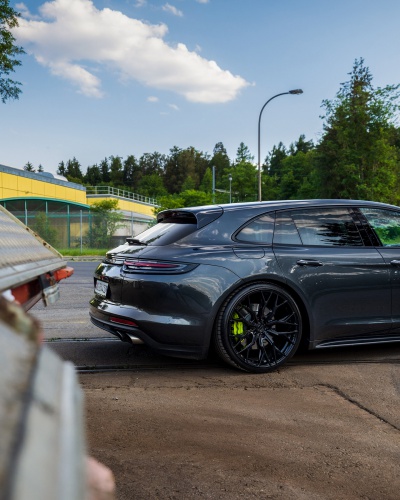 Porsche Panamera Concaver CVR1 Platinum Black