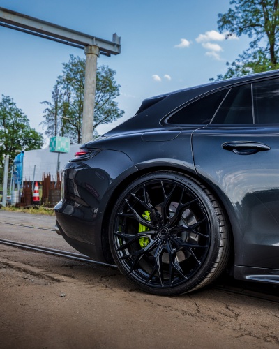 Porsche Panamera Concaver CVR1 Platinum Black