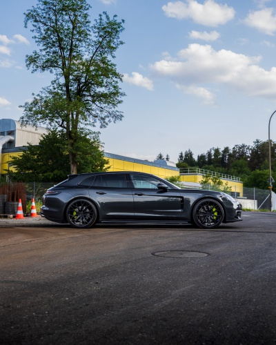 Porsche Panamera Concaver CVR1 Platinum Black