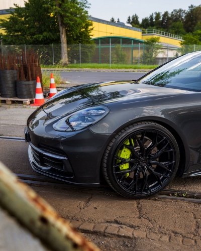 Porsche Panamera Concaver CVR1 Platinum Black