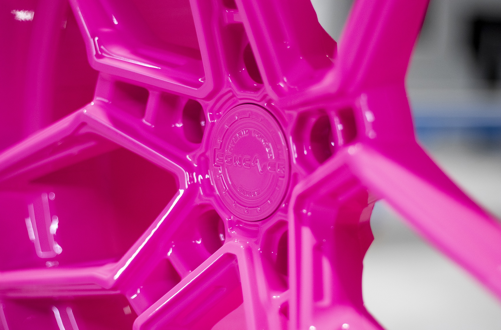   Concaver CVR5 Gloss Neon Pink