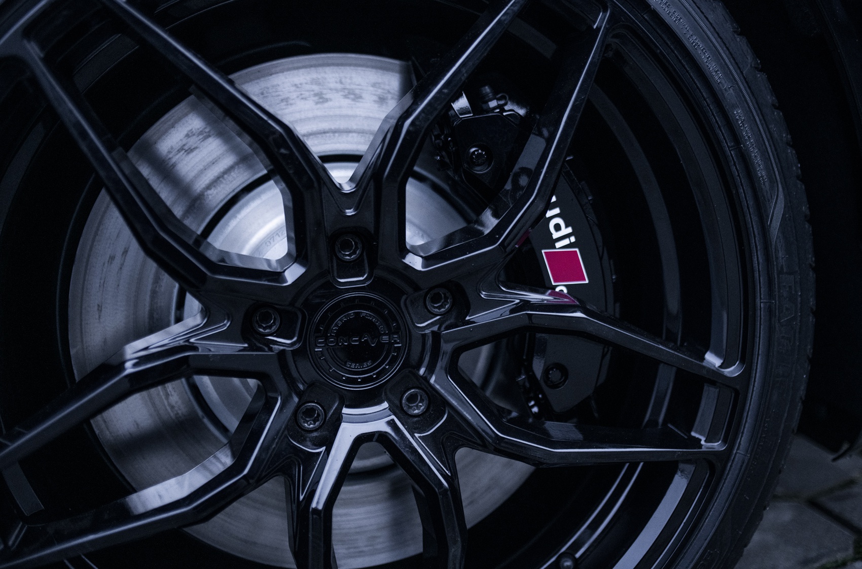 Audi e-tron GT Concaver CVR3 Platinum Black